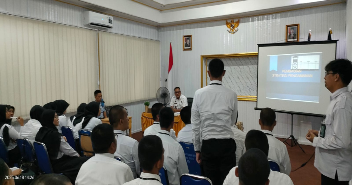 Dukung Penguatan SDM Pemasyarakatan, Kasi Adm Kamtib Lapas Narkotika Karang Intan Berikan Pembekalan Strategi Pengamanan kepada CPNS