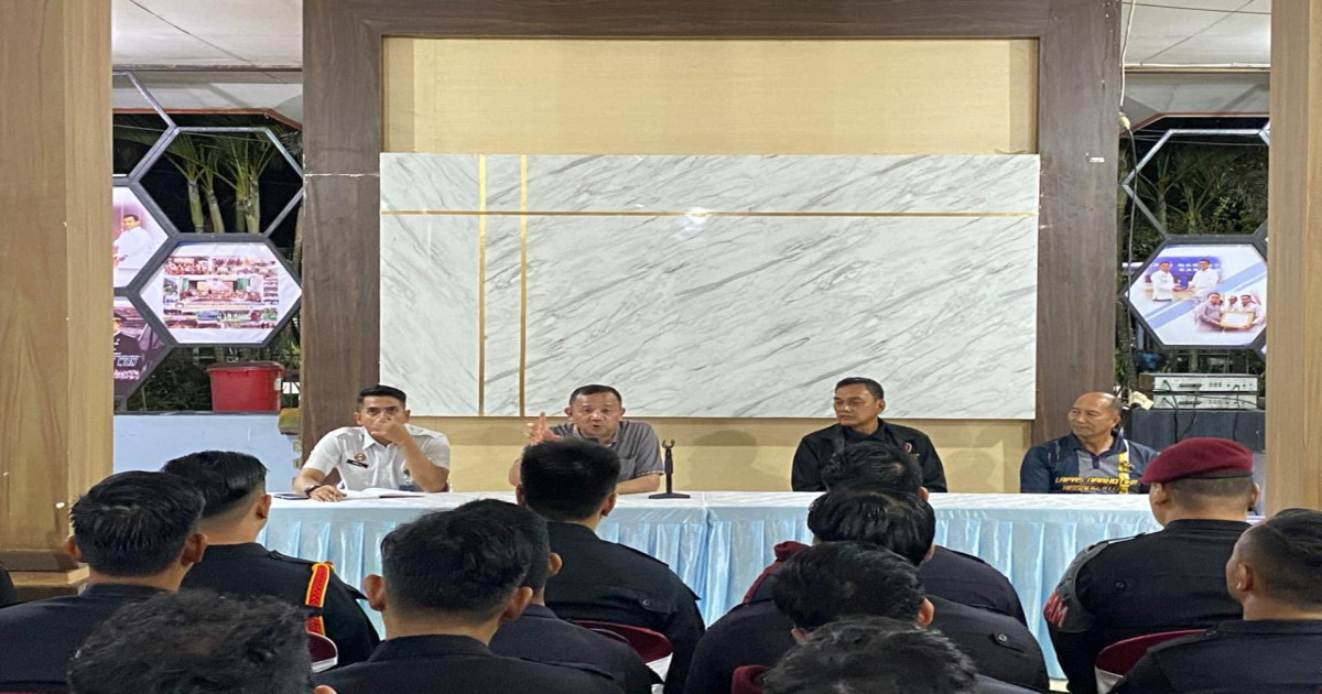 Kalapas Narkotika Karang Intan Tekankan Profesionalisme dan Humanisme Regu Pengamanan dalam Briefing Malam